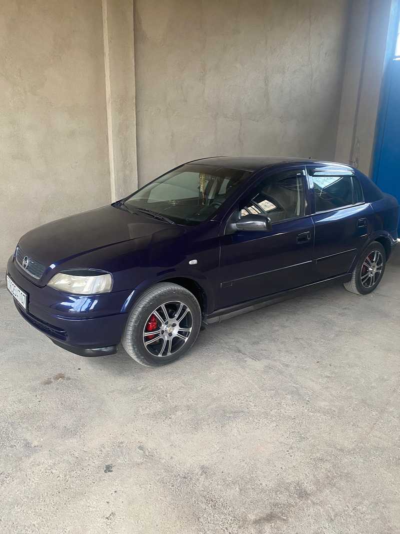 Keksa ayolda kunnilingus