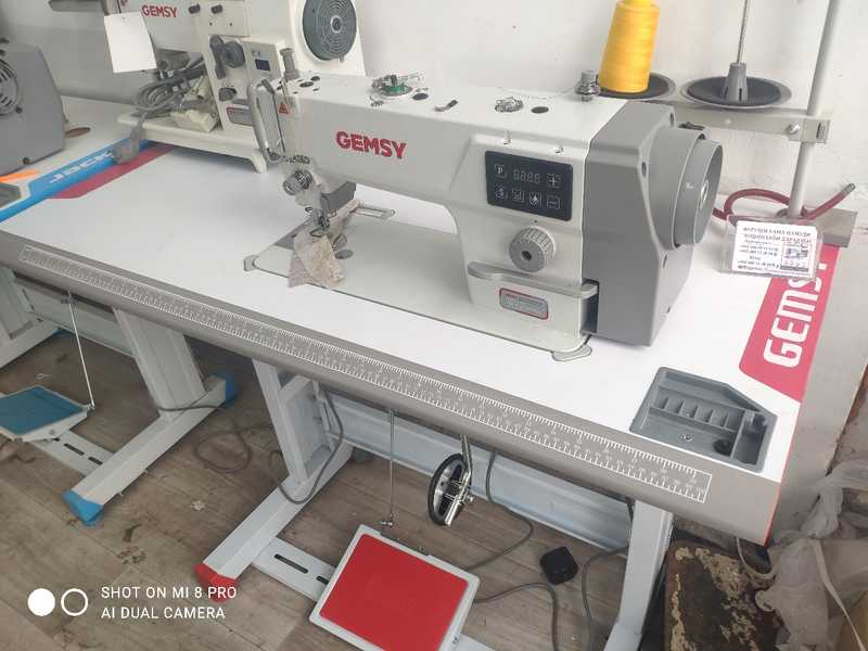 Yetuk ayol bilan anal jinsiy aloqa Uxlayotgan katta eshaklar